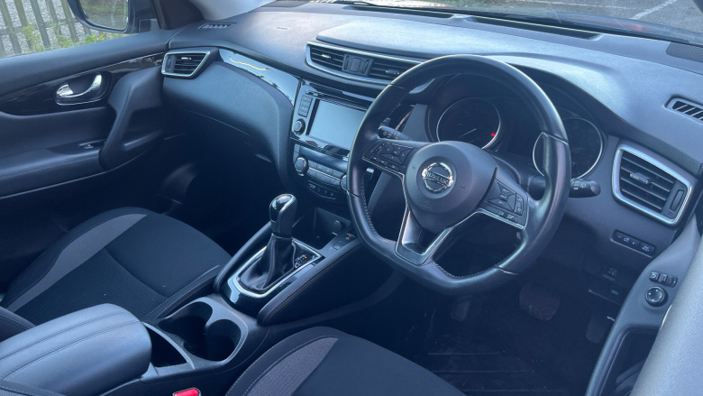 Nissan Qashqai 1.3 DiG-T 160 Acenta Premium 5dr DCT Petrol Hatchback